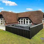 4 Star Holiday Home In Blavand 펜션 Blåvand