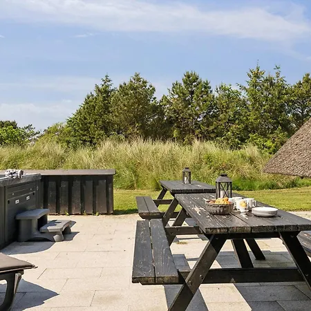 4 Star Holiday Home In Blavand *