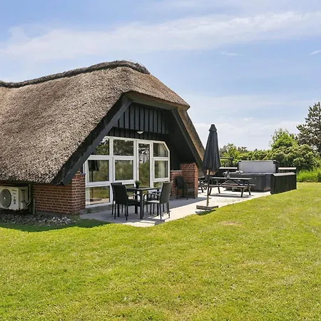 4 Star Holiday Home In Blavand *